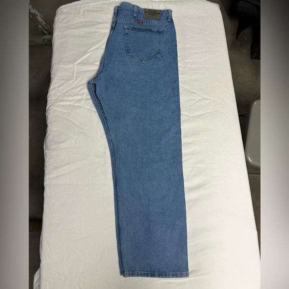 Wrangler Men’s straight leg jeans - Picture 2 of 4